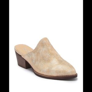 NWT Chinese Laundry Mule